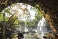 麻豆黄色视频软件-网络双刃剑，创新的浪潮与灰色地带